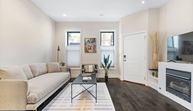 NEW 4BD/4BTH - 2 UNITS - Wicker Park