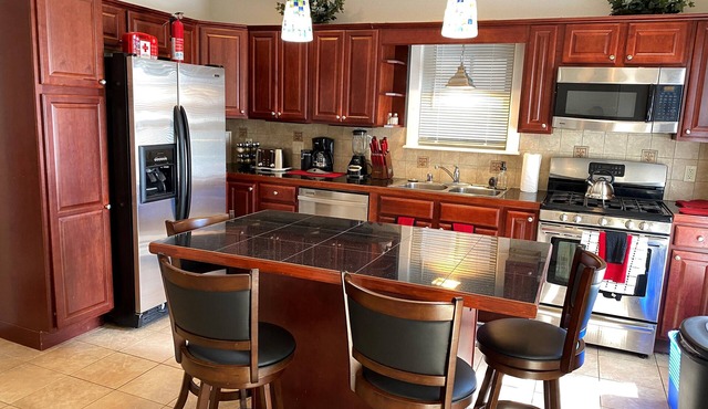 New! Historic! Pro Cleaned, Self Check In Sleeps 16