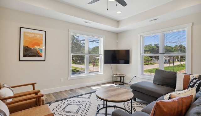 New Vacation Home - 4 Bed/3 Bath w/Hot Tub & Fire pit - 5 min to beach
