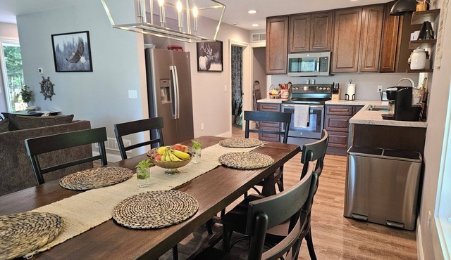 Newly Constructed Home with Lake Access, Golf and all Canandian Lakes Amenities