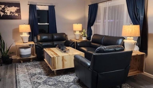 Newly Remodeled Bungalow near Starved Rock