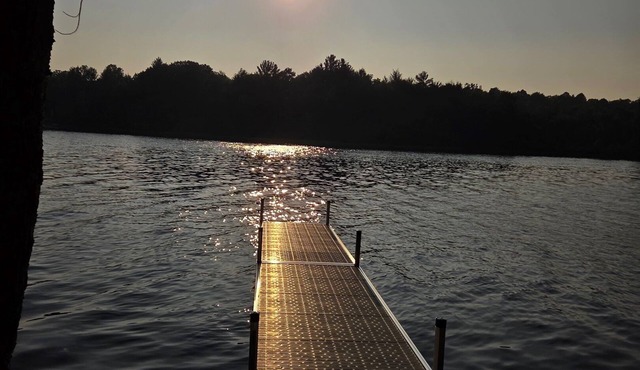 Newly Remodeled Riverfront Cabin – Kayaks, Sunset Views & Northwoods Charm in Tomahawk