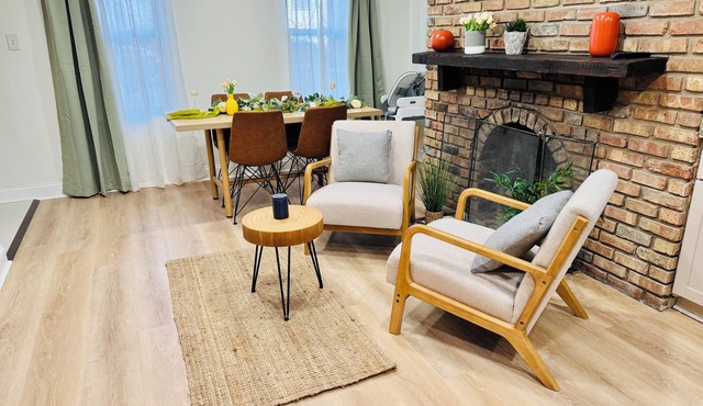 Newly Renovated& Spacious 2BR, Walkable, near CTA, Steps to DePaul Univ