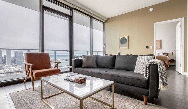 Nice South Loop 3BR w/Amazing Amenities, nr Museums, by Blueground