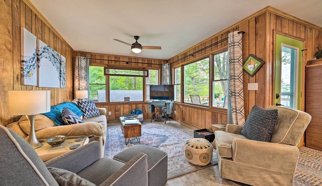 'Northern Nights Beachfront Cottage' in Kalkaska