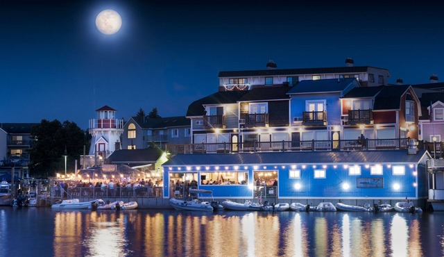 Old Harbor Inn
