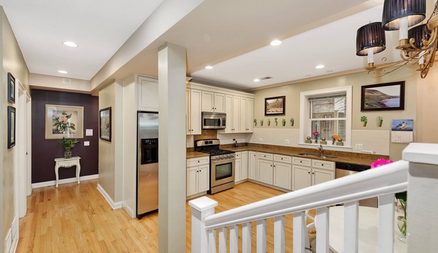Open floor plan. Great for families and entertaining.