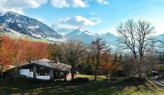 Panoramic 6BR + 3Bath Chalet near Interlaken & Lake Thun (Bernese Oberland) in Aeschi bei Speiz