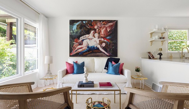 Parisian Inspired Escape - Close to Town & NU