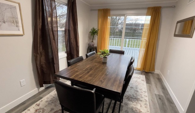 Parkview Prince, Large 3 Bedroom Family Home N FW!