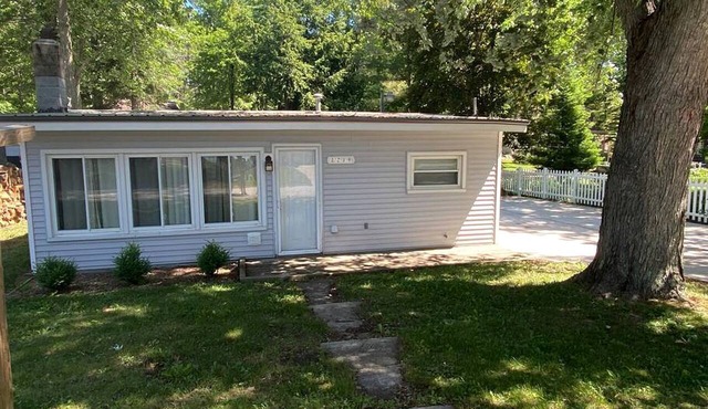 Peaceful and Pet-Friendly Lake Mitchell Cabin For an Exciting Escape by the Heart of the Manistee National Forest, Michigan