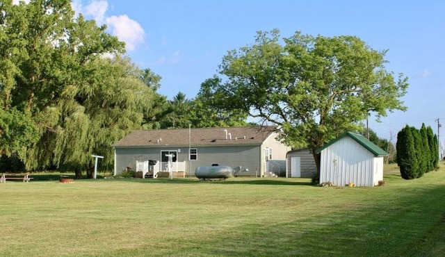 Peaceful Clare Retreat w/Fire Pit & Spacious Yard