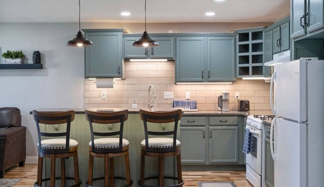 Pet-Friendly 2 Bedroom Unit Near Kettle Moraine, UWW Campus, and Starin Park!