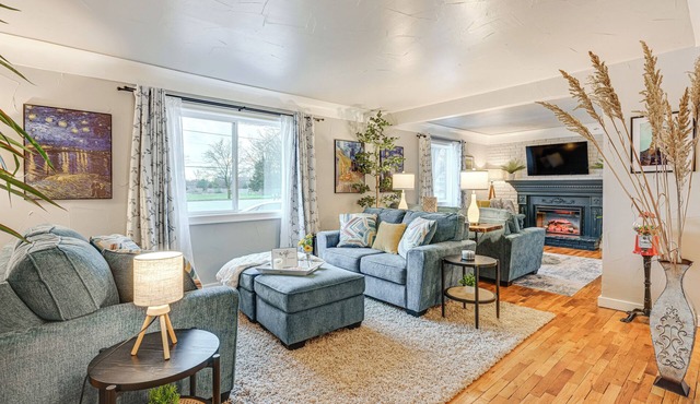 Pet Friendly: 2 Mi to Downtown Flushing