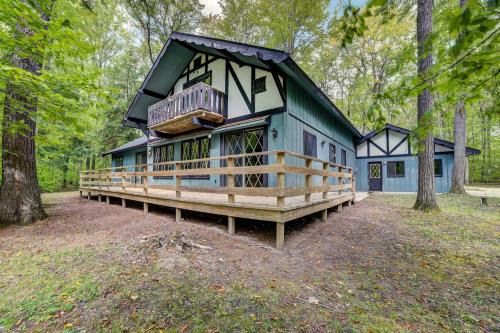 Pet-Friendly Gem: Hike, Fish & Golf in Gaylord