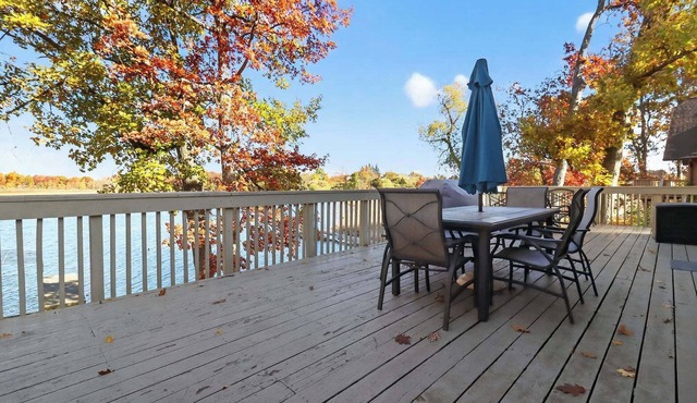 Pet-friendly Grass Lake Hideaway