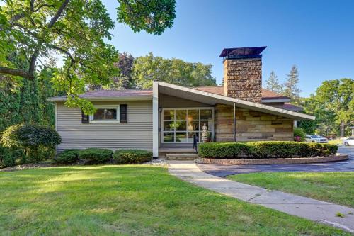 Pet-Friendly Michigan Escape w/Patio
