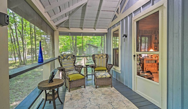 Pet-Friendly 'One Crow Cottage' in Harbor Springs!