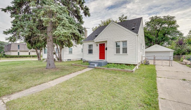 Pet-Friendly Southfield House w/Ping-Pong Table!