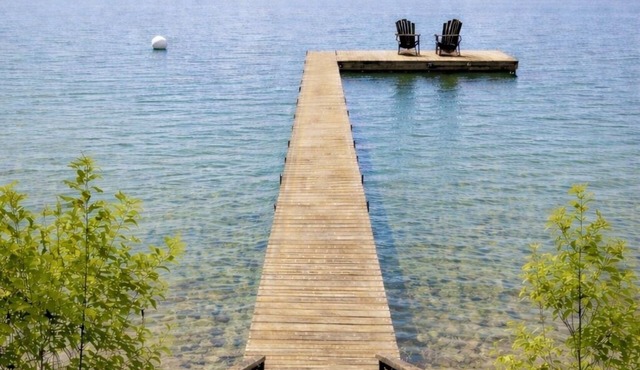 Platte Lake 5-bedroom Getaway - Private Dock + Boat Mooring - Up North Adventure