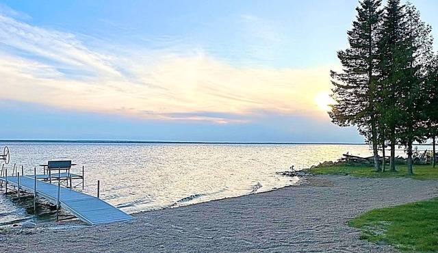 Premier Lakeshore Retreat