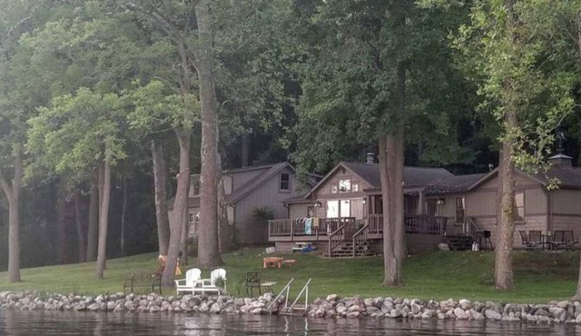 Private 285’ Lakefront - End-of-Drive - Multi-Family Retreat - Sleeps 12 -