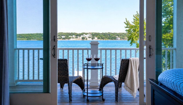 Private Beach & Pier on Lake Como, 5 mins to downtown LG - Walk to Mars Resort!