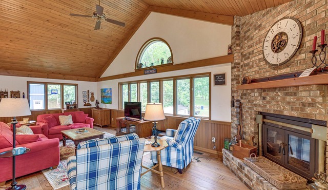 Private Dock & Stunning Views: Corey Lake Getaway!