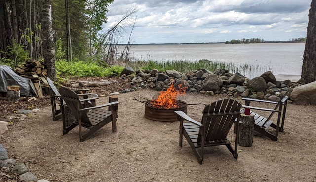 Private lakefront cabin on beautiful Munuscong Bay