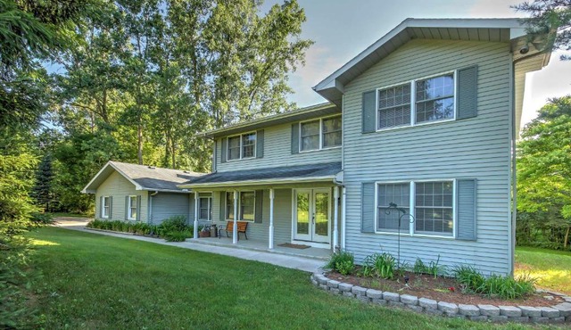 Private Plymouth Hideaway - 13 Miles to Ann Arbor!