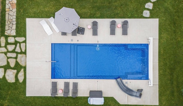 Private Pool, Hot Tub, Walk To Beach, Fire Pit