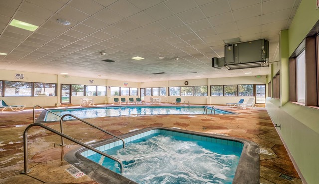 Quality Inn & Suites Escanaba North