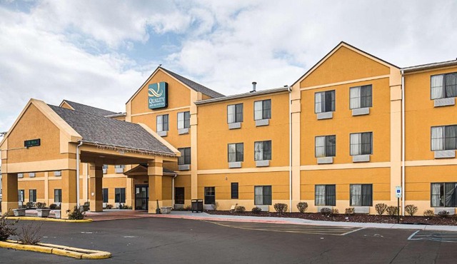 Quality Inn & Suites Harvey - Chicago Southland