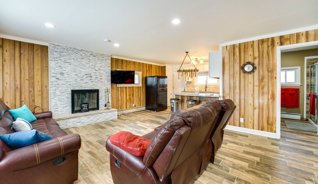 Quiet Country Home By Shay Lake!