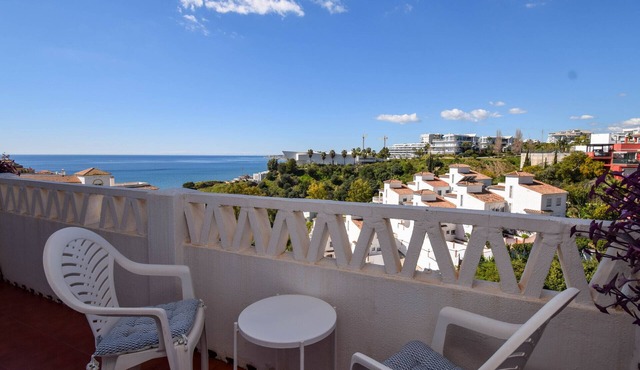 Ref: 238 - Townhouse with sea views close to the beach