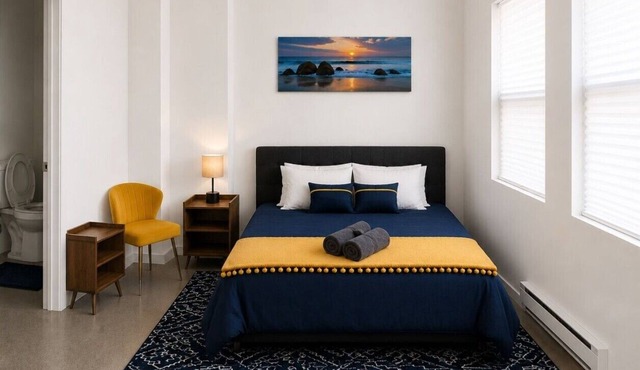 Regal Stylish Loft Rooftop|13 mins DT |4 mins Lake