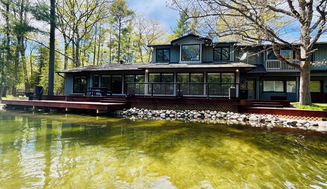 Relax at The Crystal View Weaver House on the Crystal River in Glen Arbor