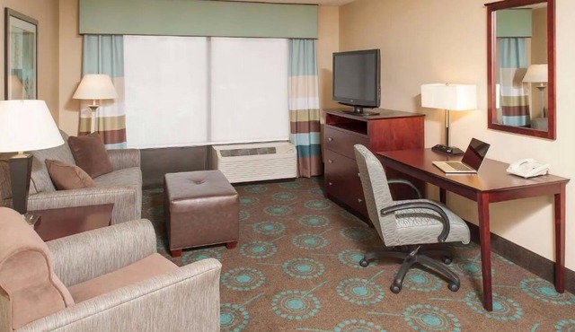 Relax in 3 Rooms with Full Kitchen – Ideal for Business Travelers