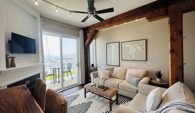 Relax in this beautiful condo on Lake Charlevoix!