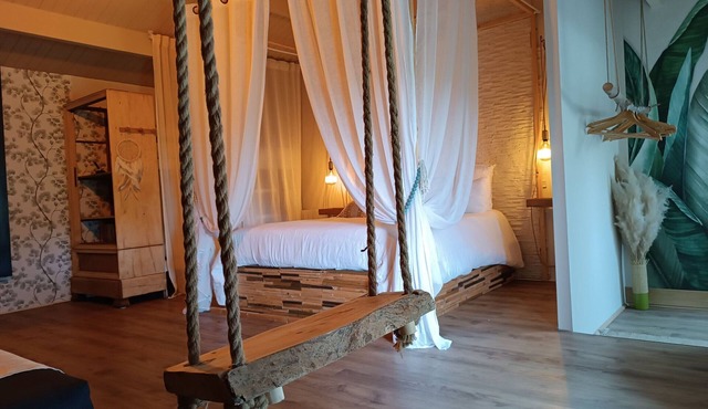 "Relaxing Countryside Retreat with Spa, Garden, and Modern Amenities"