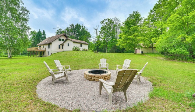 Remote & Peaceful Getaway w/Games in Eckerman