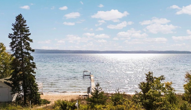 Retreat on Crystal Lake: Private Dock, Golf, Views