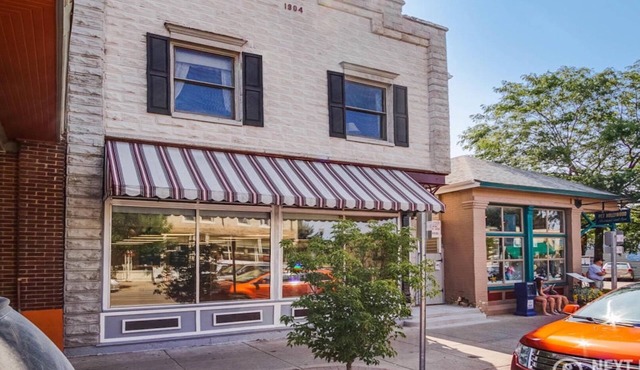 Right Downtown with Space for Everyone!