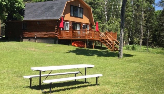 River Front Log Cabin