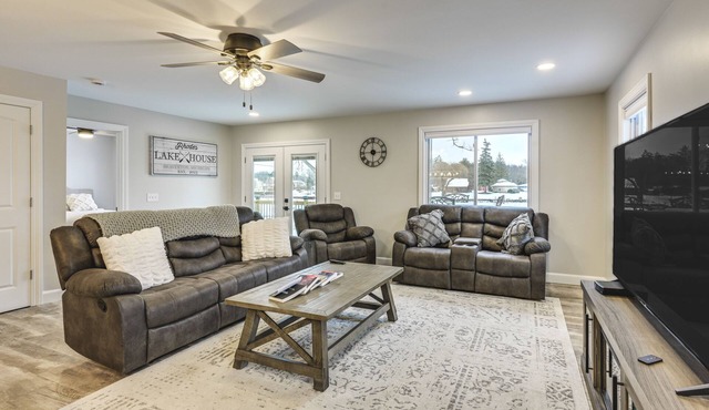 Riverfront Michigan Cottage w/Fire Pit & Kayaks!