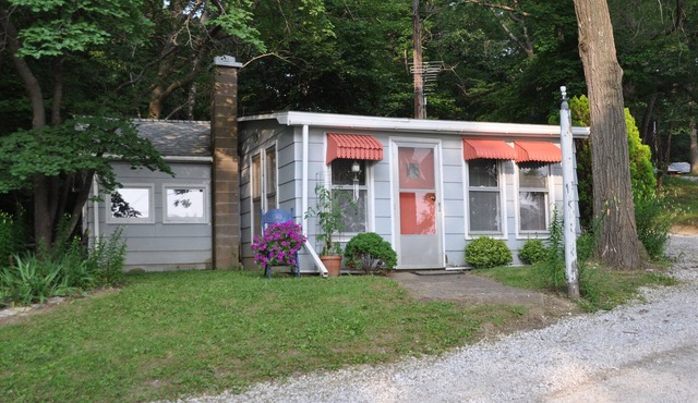 Riverview Cabin Located Along the Scenic Mississippi River in Hamilton