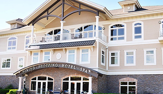 Riverwalk Place Resort & Spa