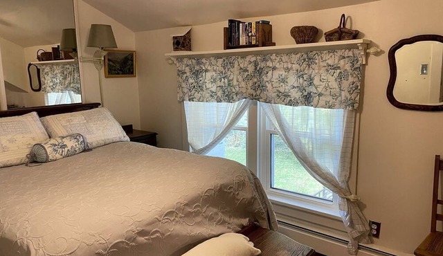 Romantic Bed and Breakfast Getaway near Lauderdale Lakes in Wisconsin