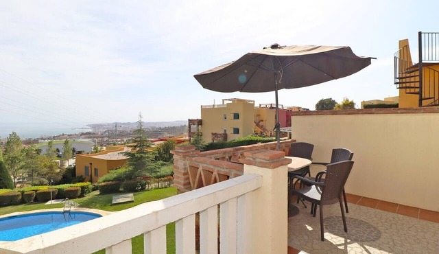 Rooftop Paradise Apartment with Sea View, Pool, Wi-Fi, A/C, Terrace & Garden