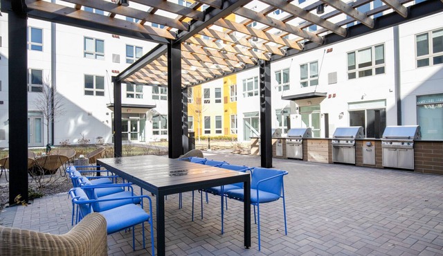 Roomy Arlington Heights 2BR w/ Gym & W/D, near I-90, by Blueground